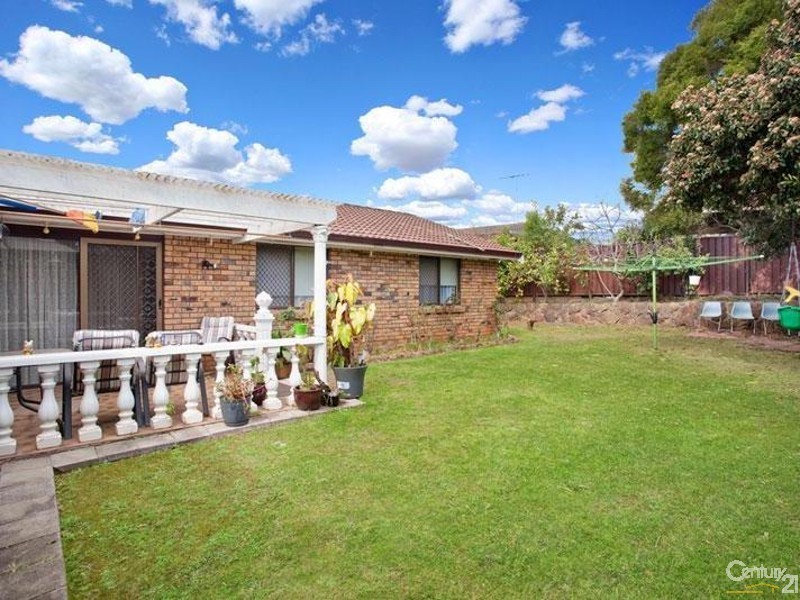 24 Molyneaux Avenue, Kings Langley NSW 2147