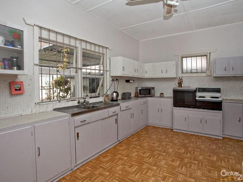 33 Lamonerie Street, Toongabbie NSW 2146