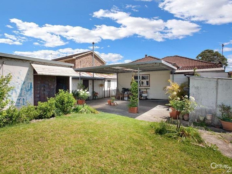 33 Lamonerie Street, Toongabbie NSW 2146