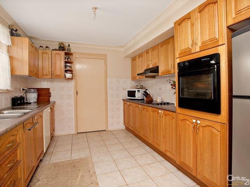 24 Molyneaux Avenue, Kings Langley NSW 2147