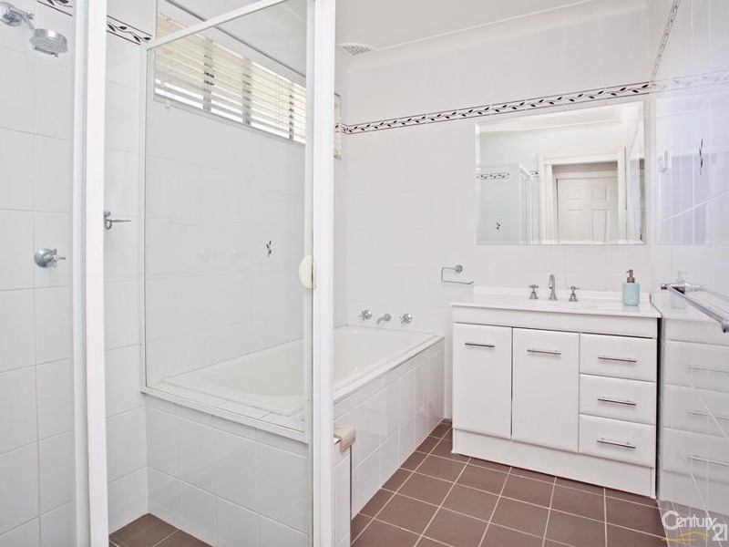 7 Zambesi Road, Seven Hills NSW 2147