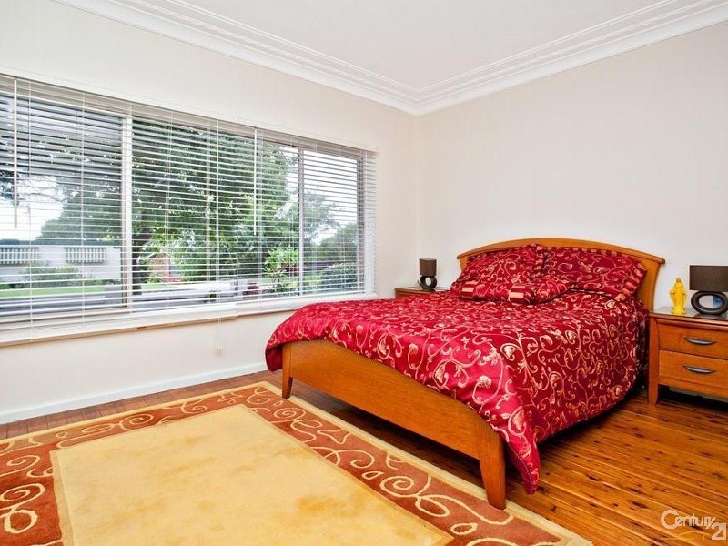 8 Hilltop Avenue, Blacktown NSW 2148