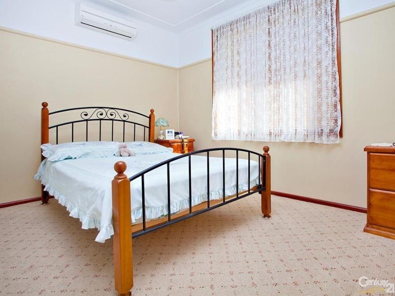 16 Patterson Road, Lalor Park NSW 2147