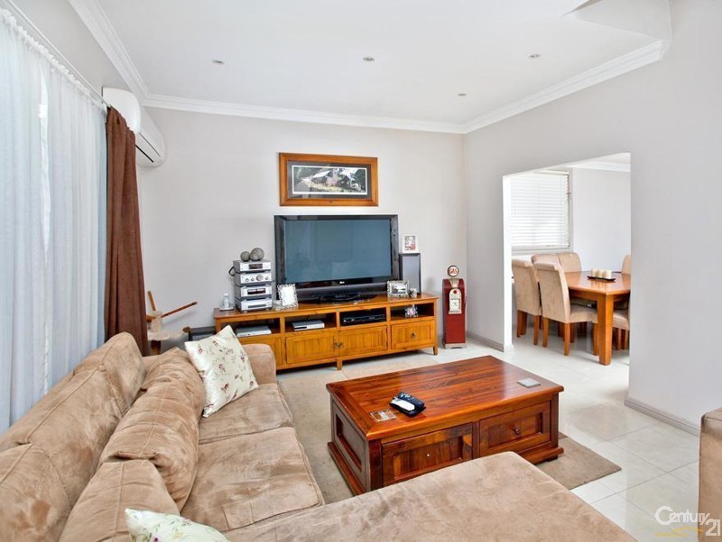 21 Thomas Kelly Crescent, Lalor Park NSW 2147