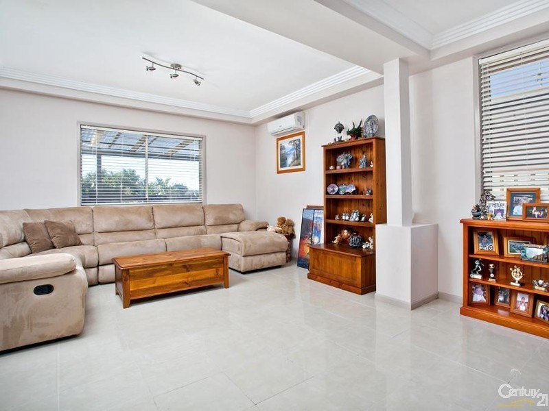 21 Thomas Kelly Crescent, Lalor Park NSW 2147