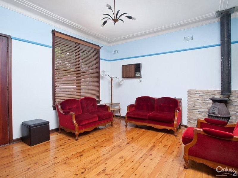 22 Barbara Boulevarde, Seven Hills NSW 2147