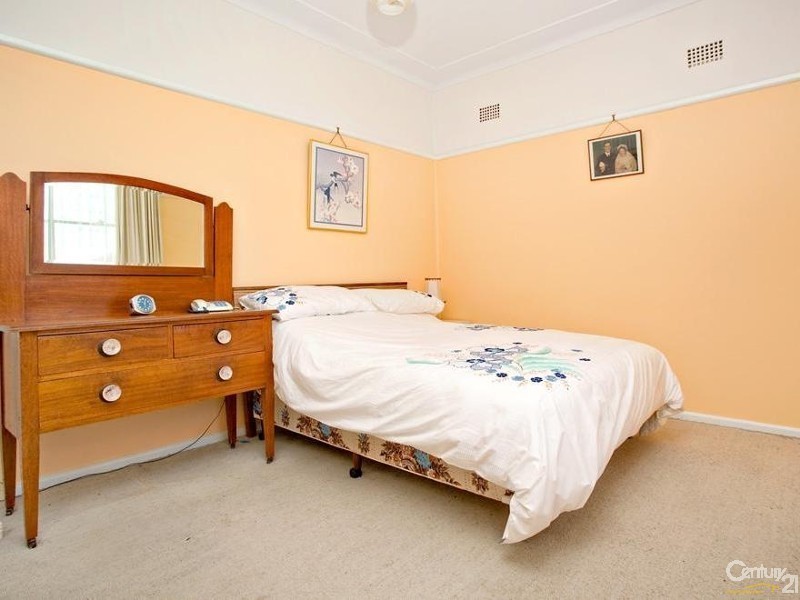 4 Ian Street, Lalor Park NSW 2147