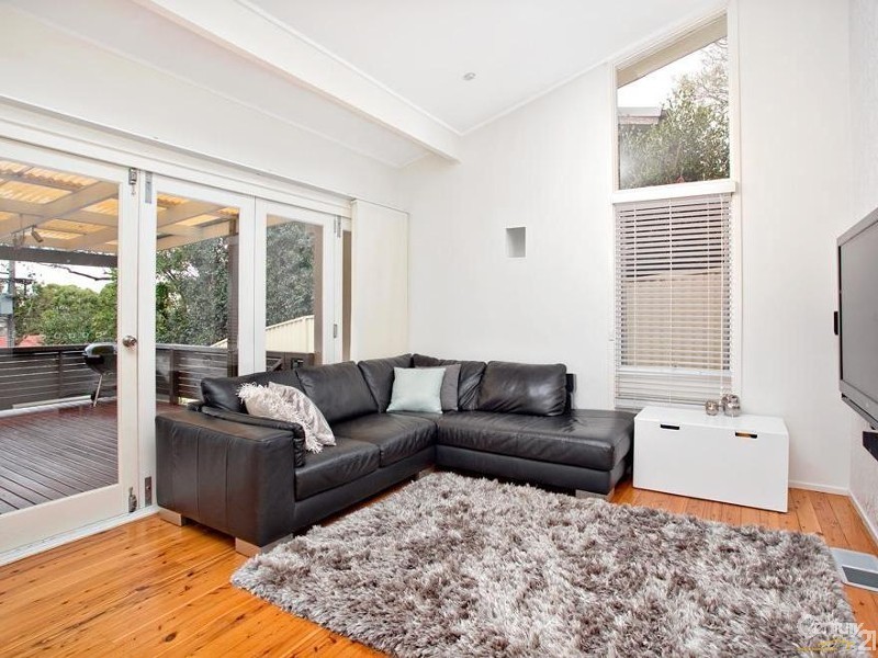 5 Lowana Crescent, Seven Hills NSW 2147