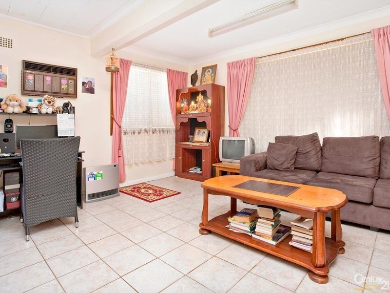 27 Marnpar Road, Seven Hills NSW 2147