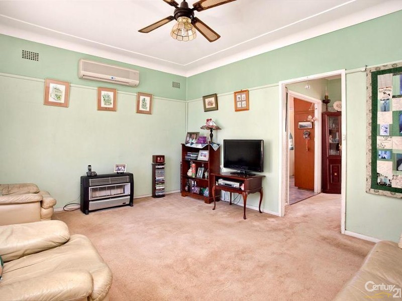 4 Danny Road, Lalor Park NSW 2147