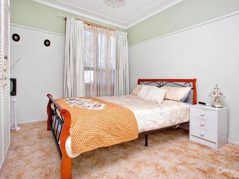 4 Danny Road, Lalor Park NSW 2147