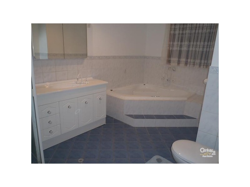 6 Malone Crescent, Dean Park NSW 2761