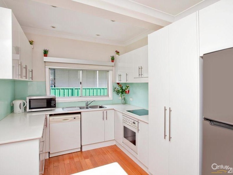 8 Pioneer Street, Seven Hills NSW 2147