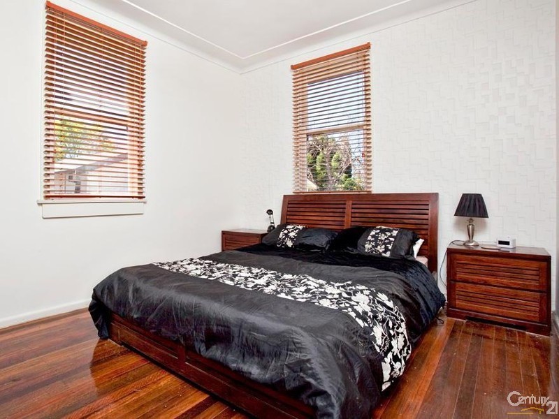 4 Radley Road, Seven Hills NSW 2147