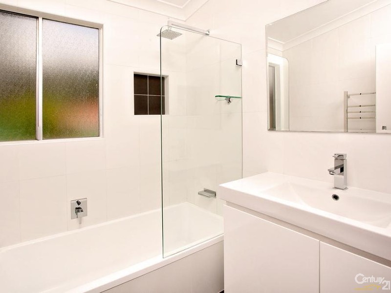 2 Radley Road, Seven Hills NSW 2147