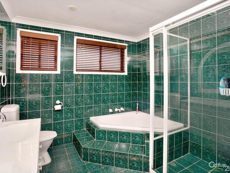 33 Winnipeg Street, Seven Hills NSW 2147