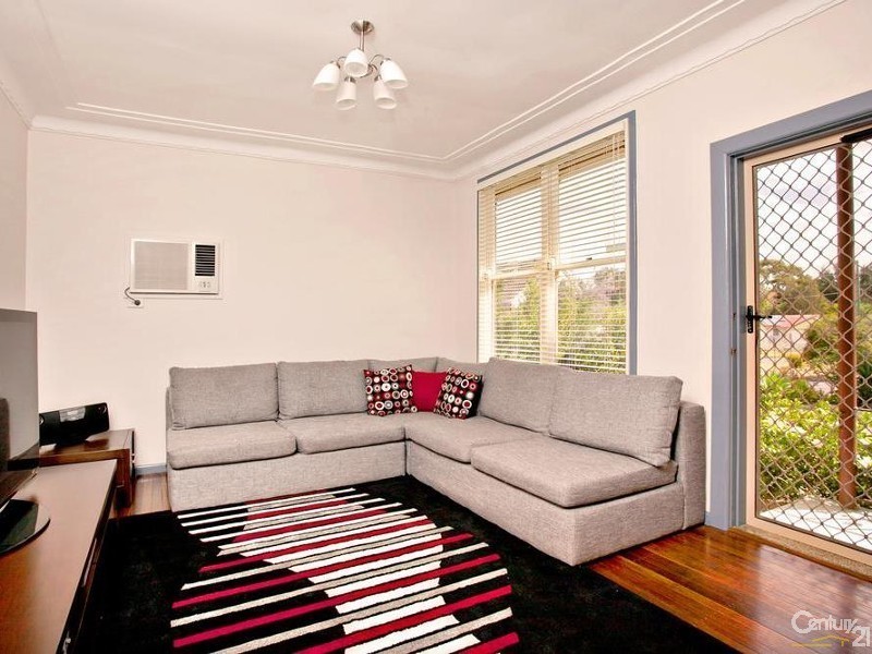 2 Radley Road, Seven Hills NSW 2147