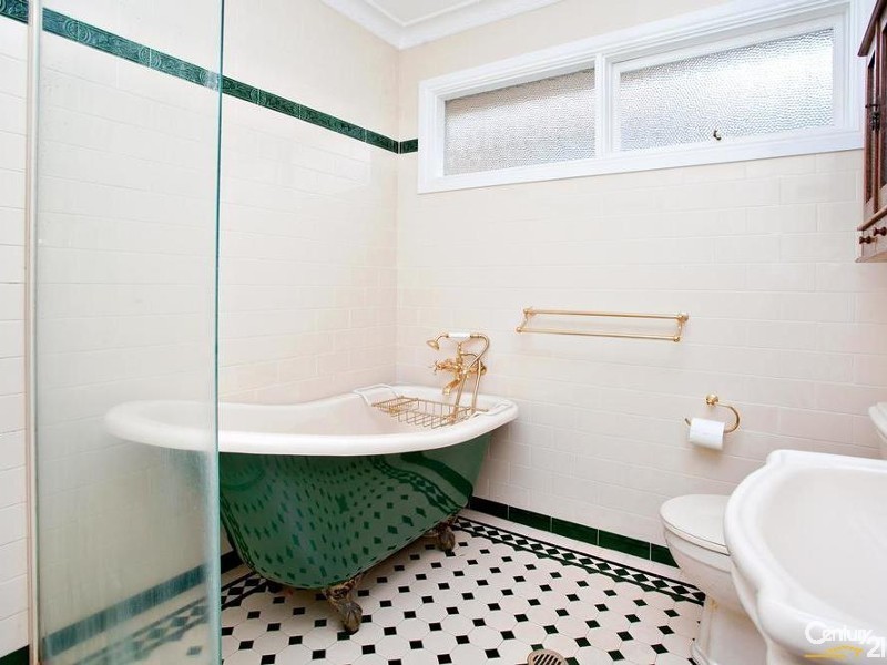 33 Monaro Street, Seven Hills NSW 2147