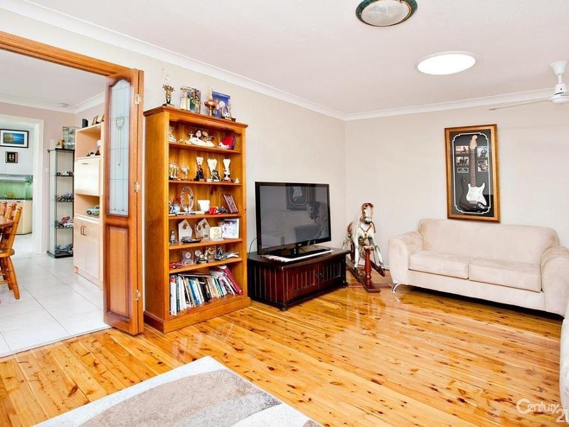 33 Winnipeg Street, Seven Hills NSW 2147