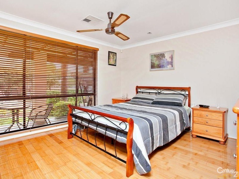 33 Winnipeg Street, Seven Hills NSW 2147