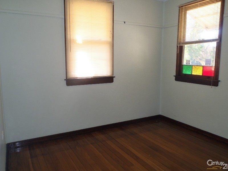 10 Sixth Avenue, Seven Hills NSW 2147