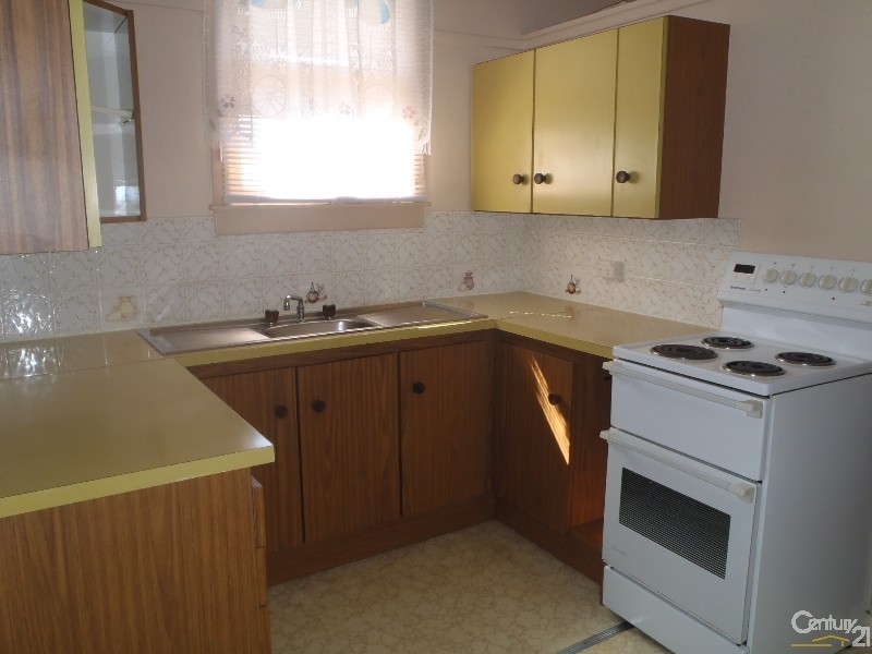 10 Sixth Avenue, Seven Hills NSW 2147