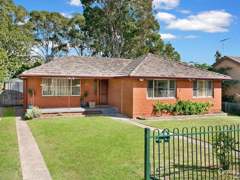 4 Lamonerie Street, Toongabbie NSW 2146