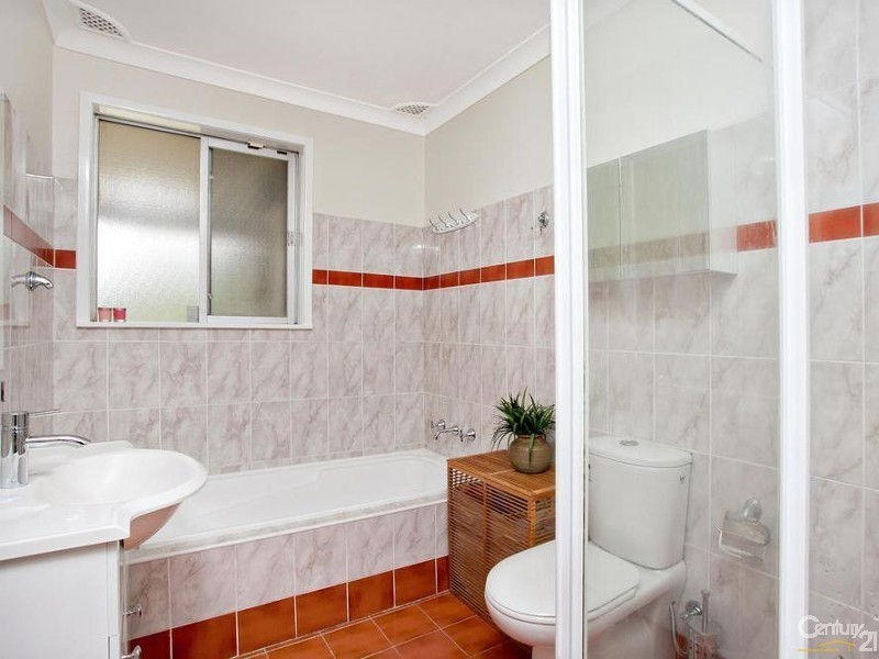 4 Lamonerie Street, Toongabbie NSW 2146