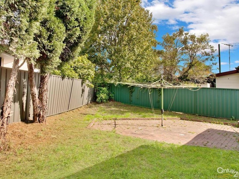 1 Mackenzie Blvde, Seven Hills NSW 2147