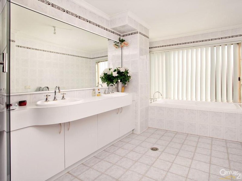 5 Edgeware Road, Prospect NSW 2148