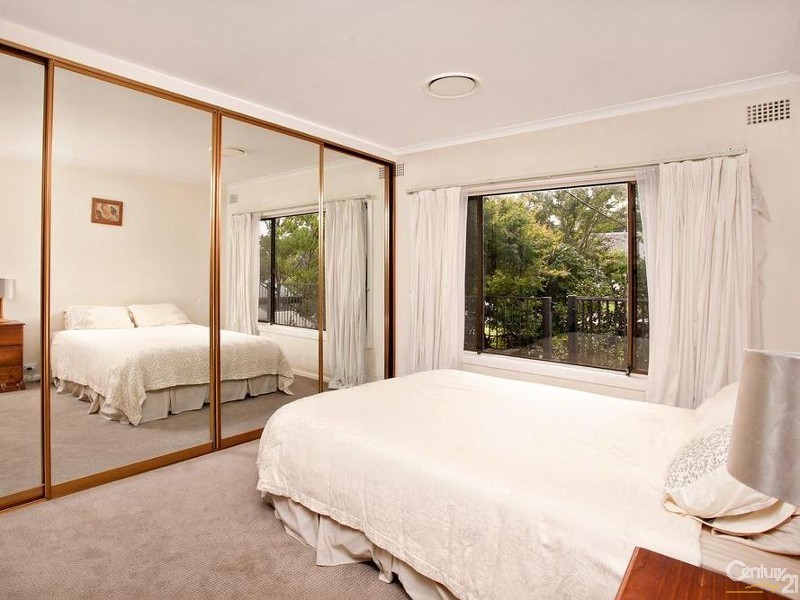 10 Lowana Crescent, Seven Hills NSW 2147