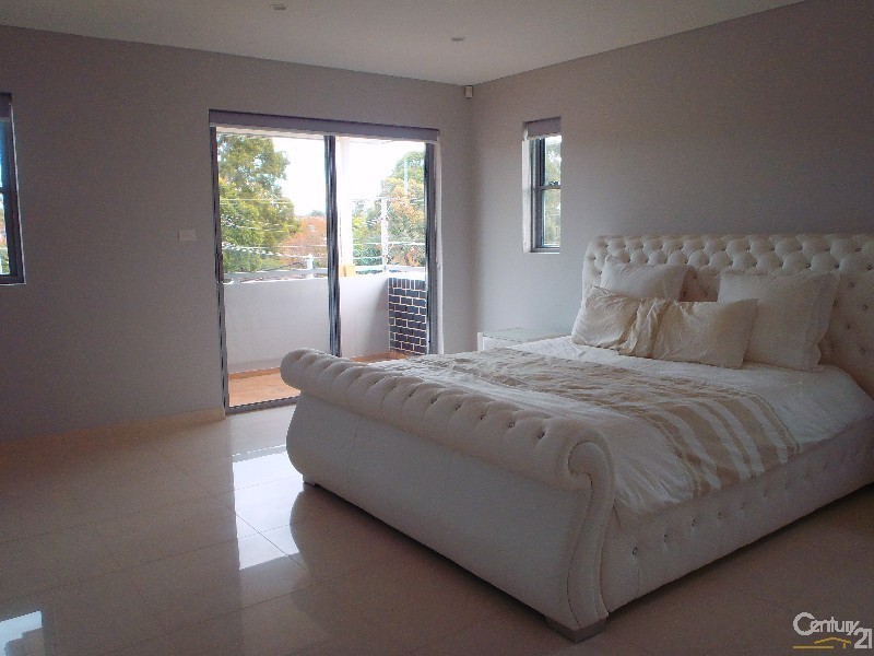 39 Leabons Lane, Seven Hills NSW 2147