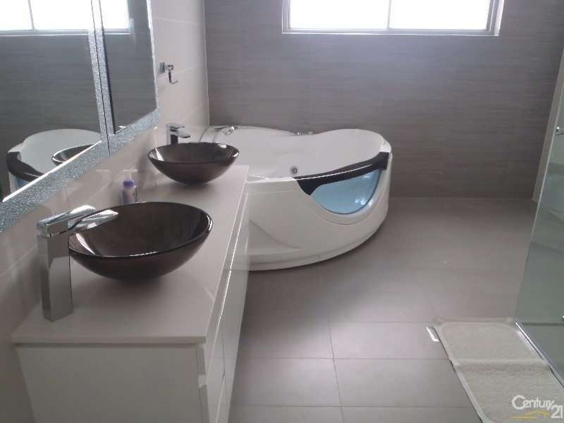 39 Leabons Lane, Seven Hills NSW 2147