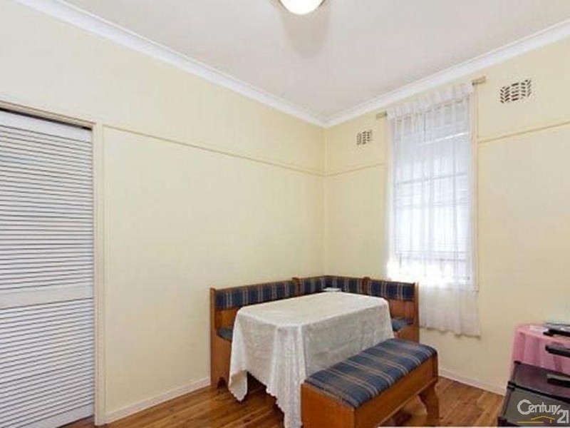 7 Gladys Road, Seven Hills NSW 2147