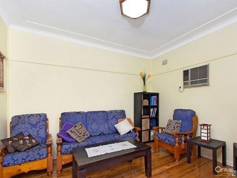 7 Gladys Road, Seven Hills NSW 2147