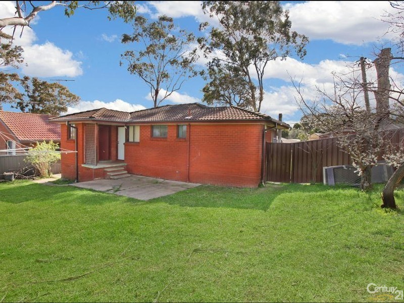 2 Ottawa Street, Toongabbie NSW 2146