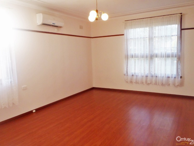 10 Charlton Road, Lalor Park NSW 2147