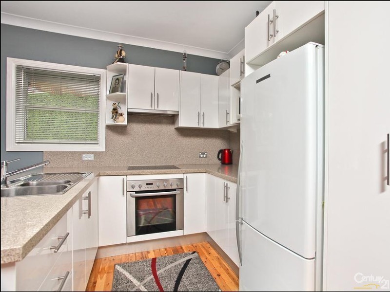 8 Danny Road, Lalor Park NSW 2147