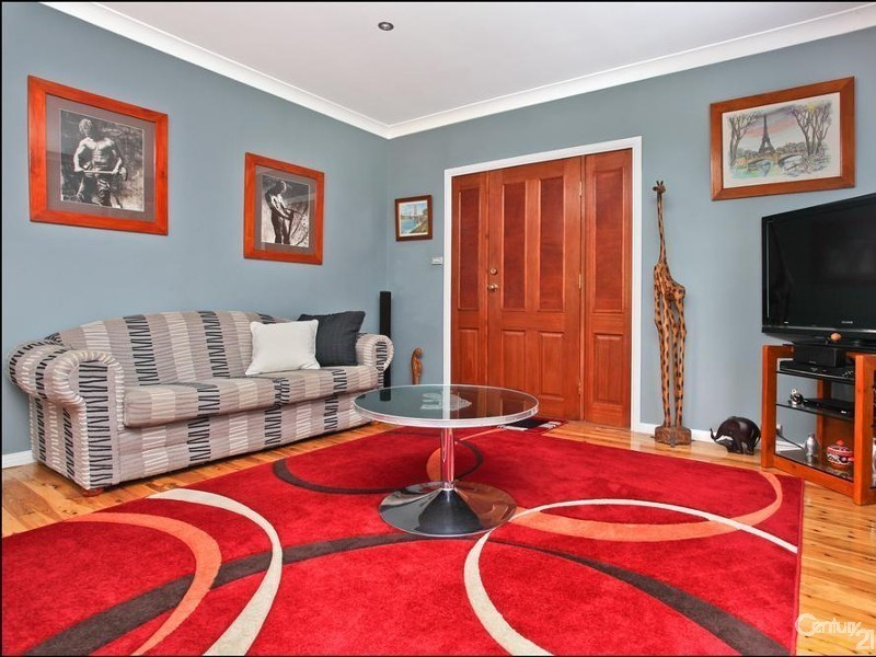 8 Danny Road, Lalor Park NSW 2147