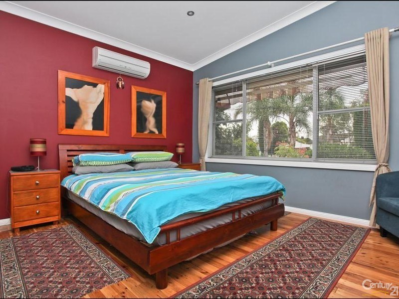 8 Danny Road, Lalor Park NSW 2147