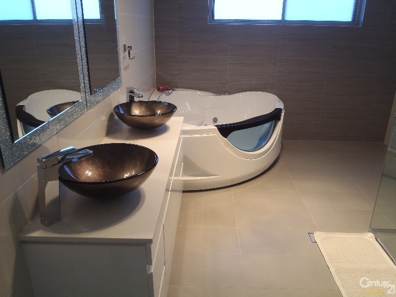 39 Leabons Lane, Seven Hills NSW 2147