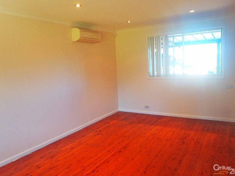 4 Mackenzie Blvd, Seven Hills NSW 2147