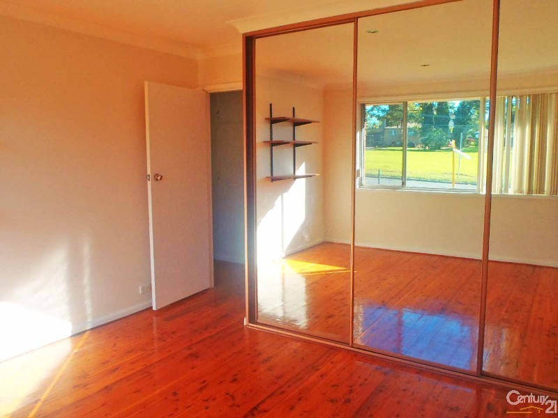 4 Mackenzie Blvd, Seven Hills NSW 2147