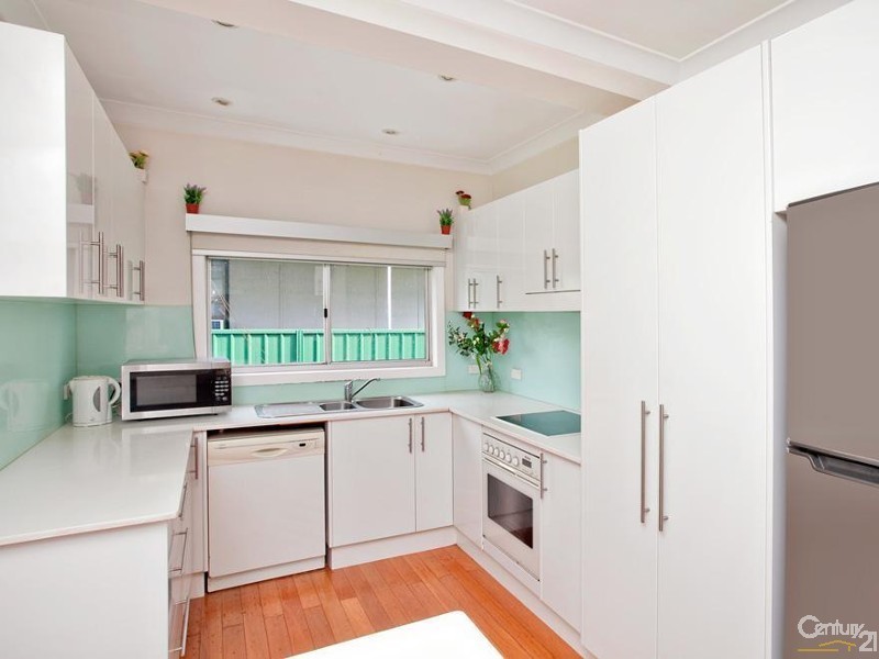 8 Pioneer Street, Seven Hills NSW 2147