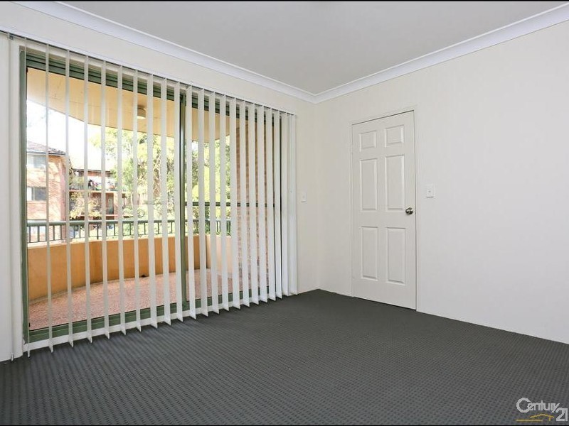 6/235 Targo Road, Toongabbie NSW 2146