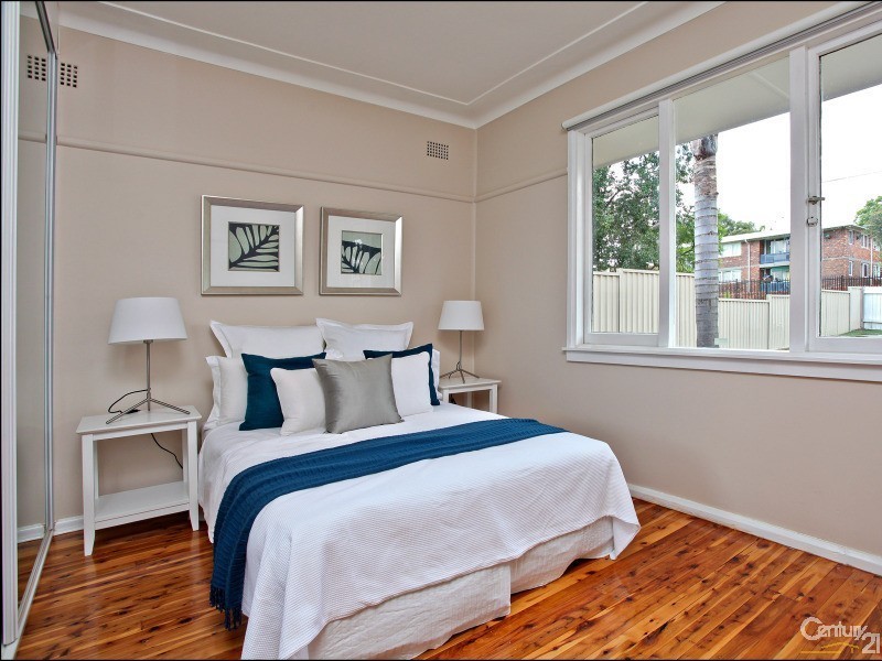 8 Iwunda Road, Lalor Park NSW 2147