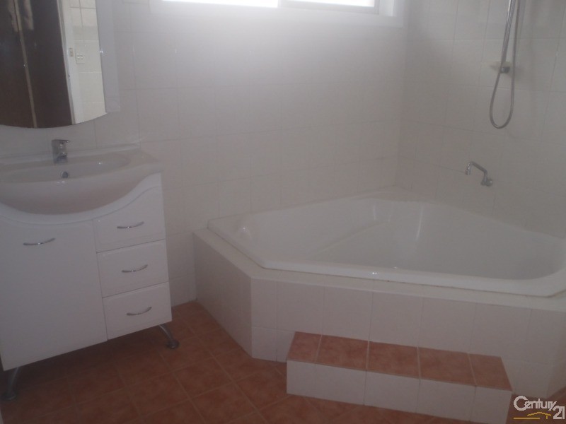 25 Santiago Place, Seven Hills NSW 2147