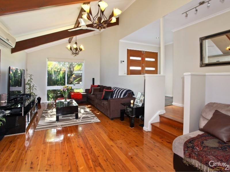 279 Madagascar Drive, Kings Park NSW 2148