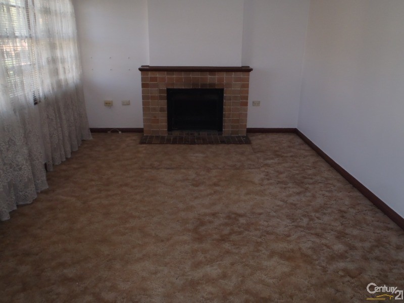 17 Gowrie Cres, Westmead NSW 2145