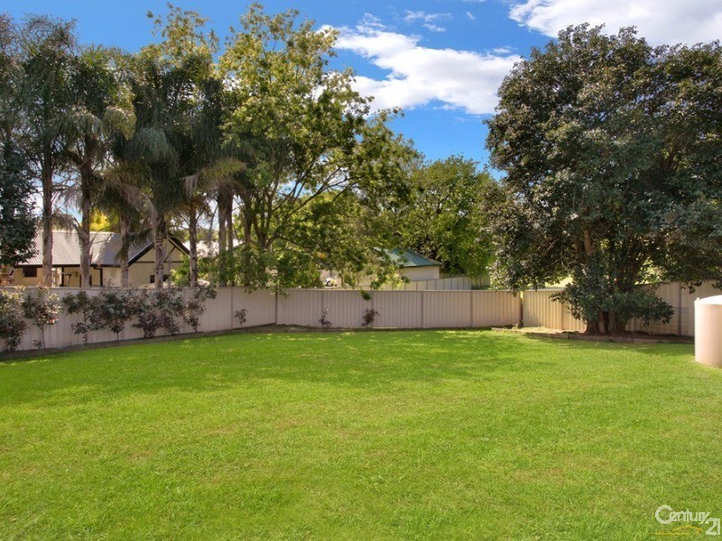 37 Moffatt Drive, Lalor Park NSW 2147